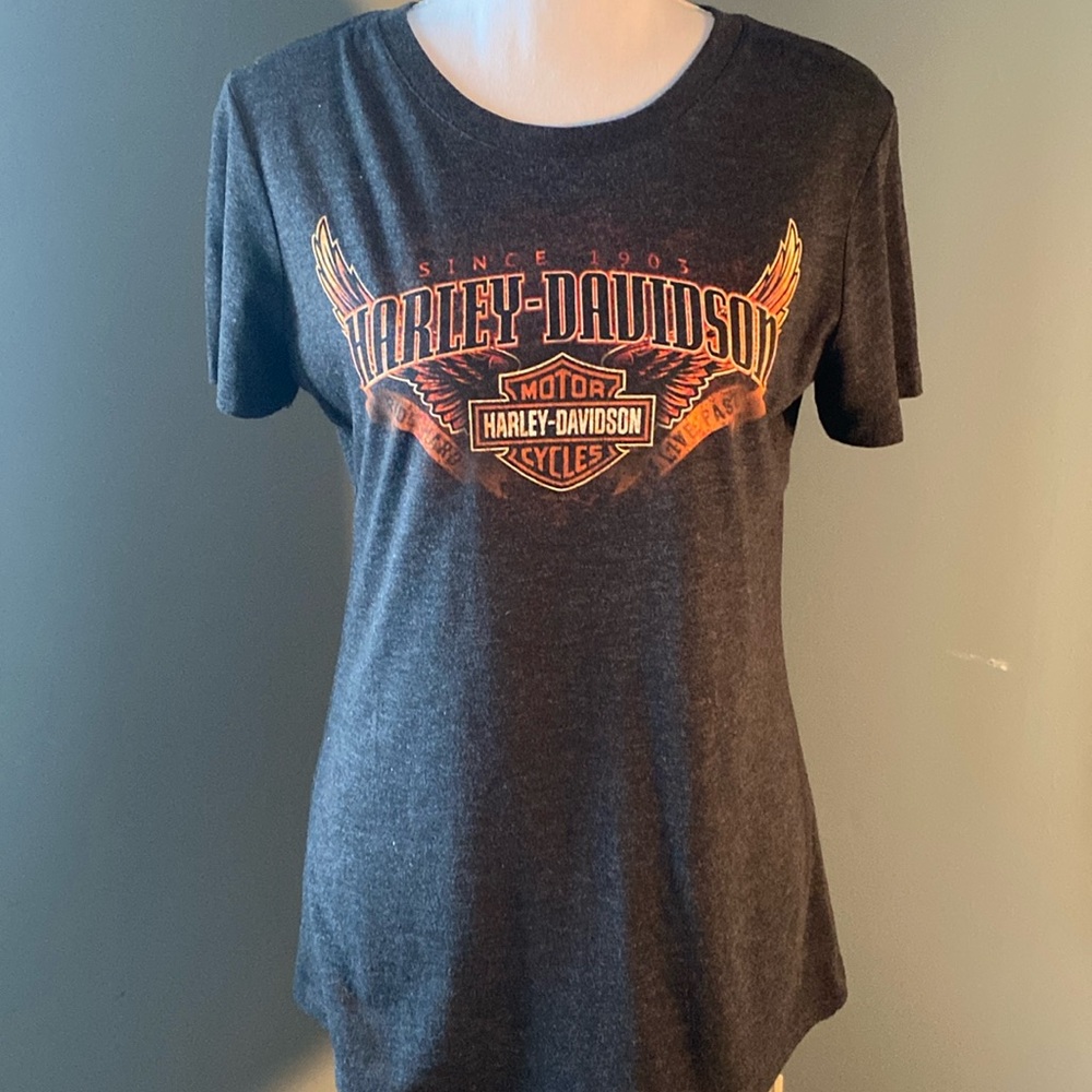 Ladies Harley-Davidson t-shirt. Size large.